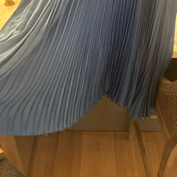 Alc blue gown, high low effect at bottom - Picture 4 of 4